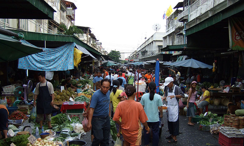 Khlong Toei Market - photo by Kounosu under GFDL and CC BY-SA 2.0, 2.5, 3.0, 1.0