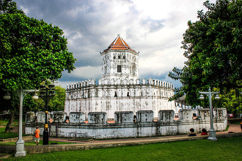 Phra Sumen Fort - photo by Uthen Smantai under CC-BY-SA-3.0