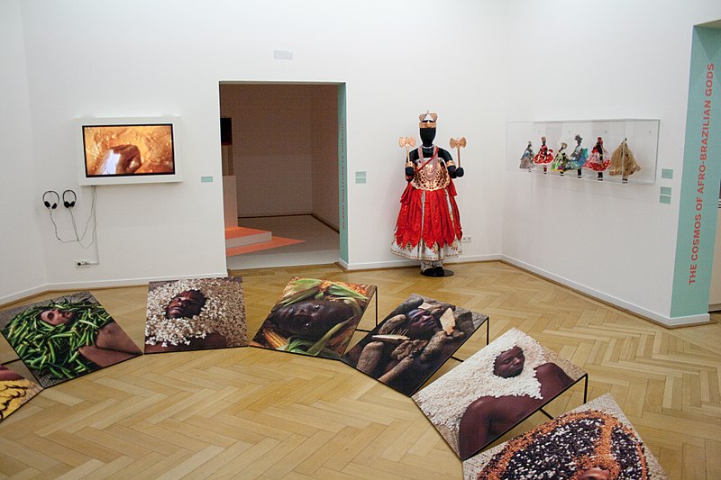 Inside Weltkulturen Museum - photo by Szilas under PD-self