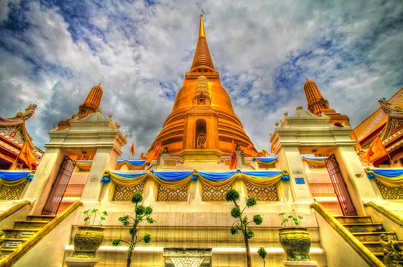 Wat Bowonniwetwiharn Ratchaworawiharn - photo by Wachira tasee under CC-BY-SA-3.0