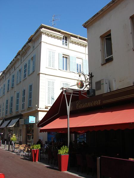 three days in Cannes - Rue Hoche - photo by M.Strīķis under CC-BY-SA-3.0