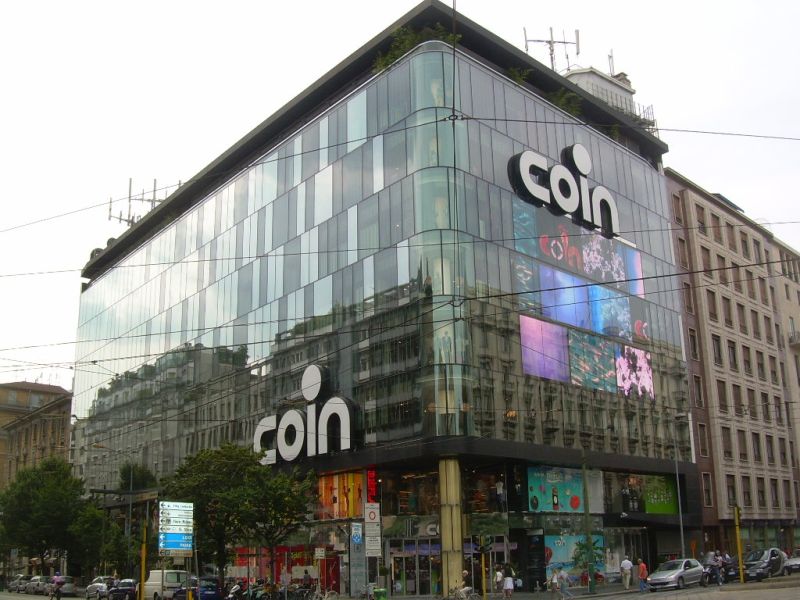 shopping à Milan - grand magasin Coin Piazza V Giornate - photo par Cristian1989 sous CC-BY-SA-3.0-migrated et GFDL-user