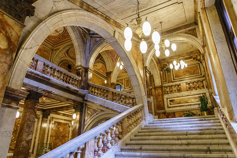 the Carrara marble staircase of the Glasgow City Chambers - photo by © User:Colin / Wikimedia Commons under CC BY-SA-4.0