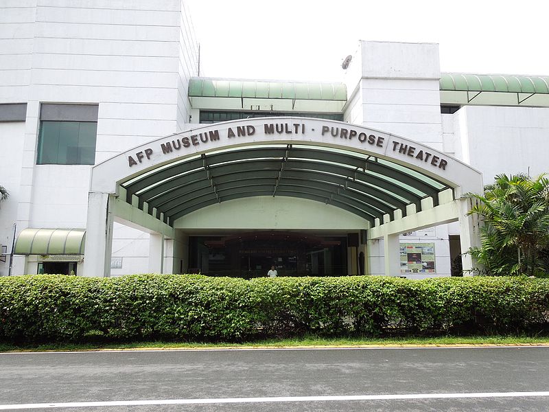 AFP Museum et Multi-Purpose Theater à Camp Aguinaldo - photo by Judgefloro under PD-self