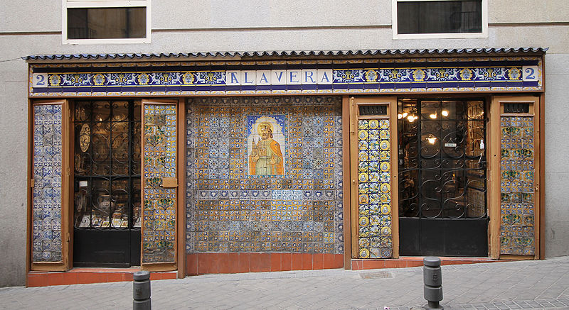 best shopping in Madrid - Façade of Antigua Casa Talavera in Madrid - photo by Luis García (Zaqarbal) under GFDL and CC-BY-SA-3.0-ES