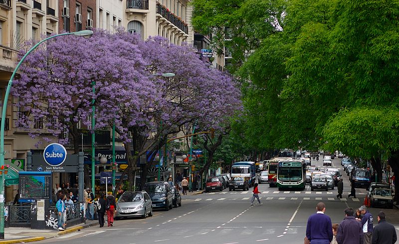 best shopping in Buenos Aires - A portion of Santa Fe Avenue - photo by Beatrice Murch from Buenos Aires, Argentina under CC BY 2.0