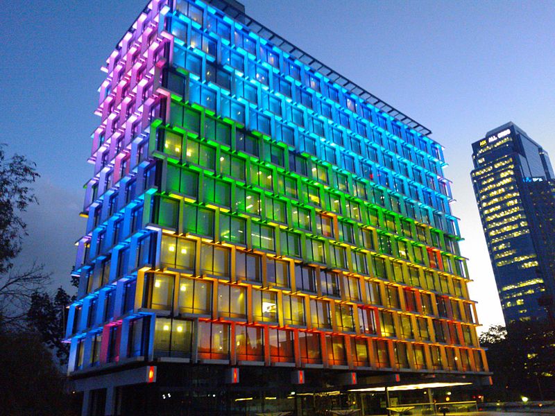 free things to do in Perth - The Council House of Perth illuminated at night - photo by Flickr user Lachlan Hardy under CC-BY-2.0