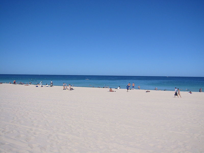 Scarborough Beach - photo by Cookaa under GFDL and CC-BY-SA-3.0,2.5,2.0,1.0