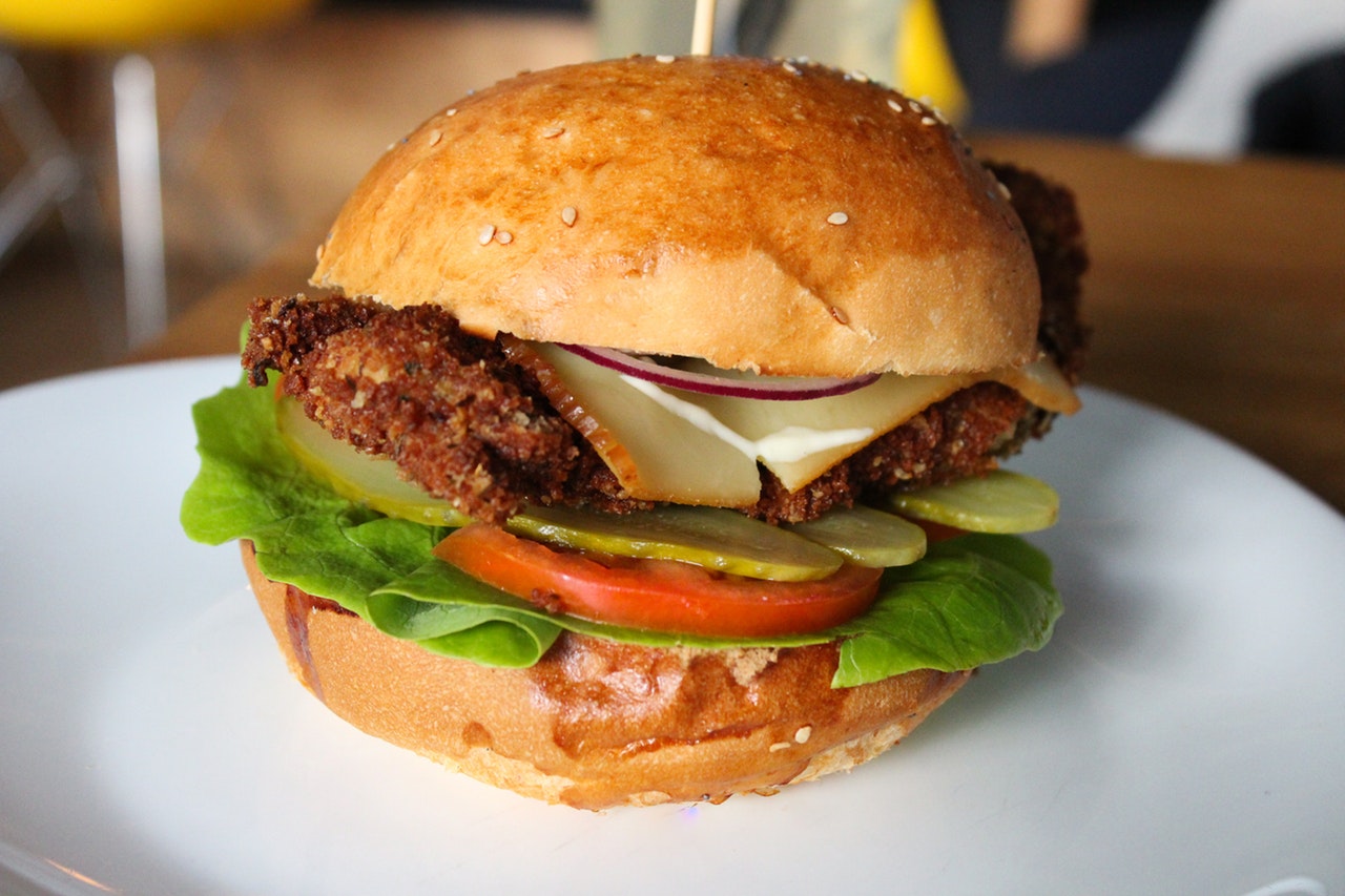 Anthony Bourdain Detroit - Hamburger - photo by Andra under Pexels License