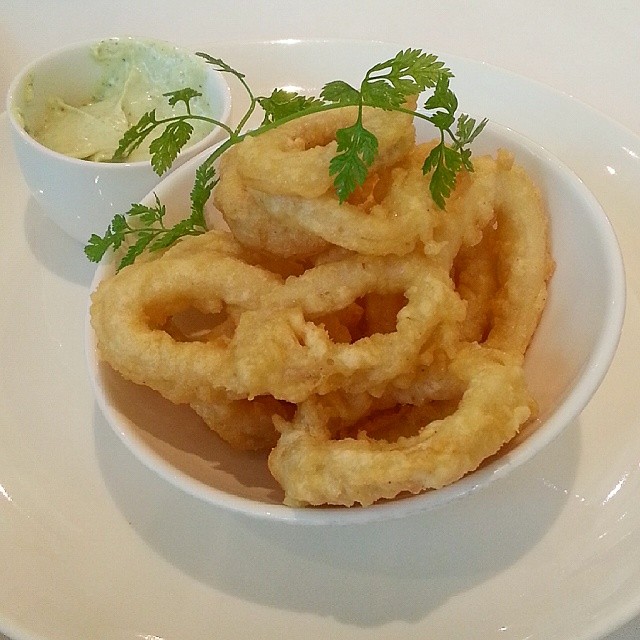 The Layover London - Crispy Calamari - photo by Debbie Tingzon under CC BY 2.0
