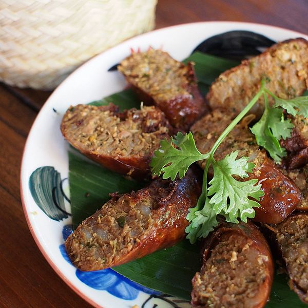 Anthony Bourdain Thailand - Sai Ua (ไส้อั่ว) - photo by Takeaway under CC-BY-SA-3.0