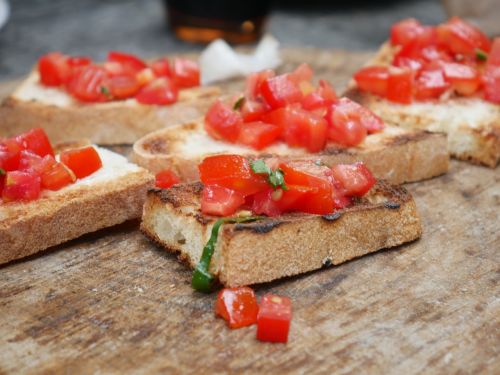Anthony Bourdain Espagne - Tartine aux tomates - photo par AJEL sous licence Pixabay