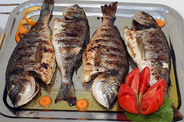 Anthony Bourdain Uruguay - Pescado Asado - photo by Anna Sulencka under Pixabay License