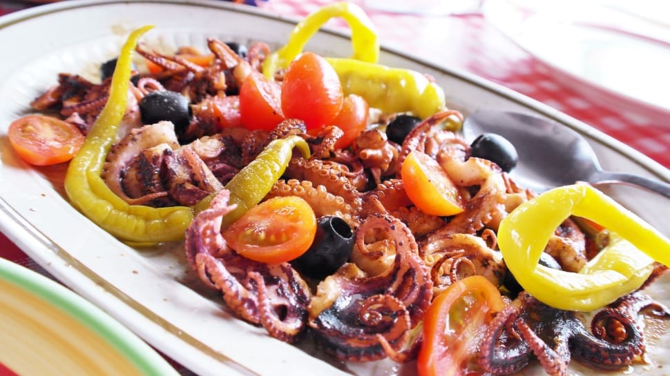 The Layover Hong Kong - Squid with vegetables - photo from peakpx.com under CC0 1.0