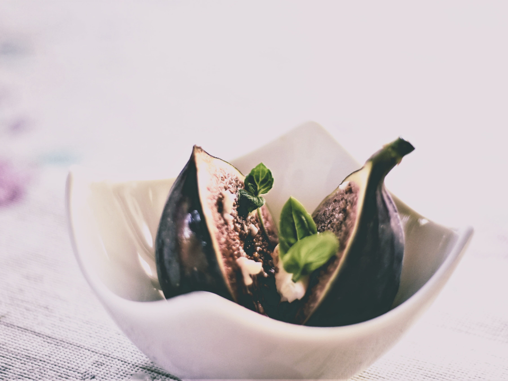 Sliced Fig - photo from pxfuel.com under CC0 1.0