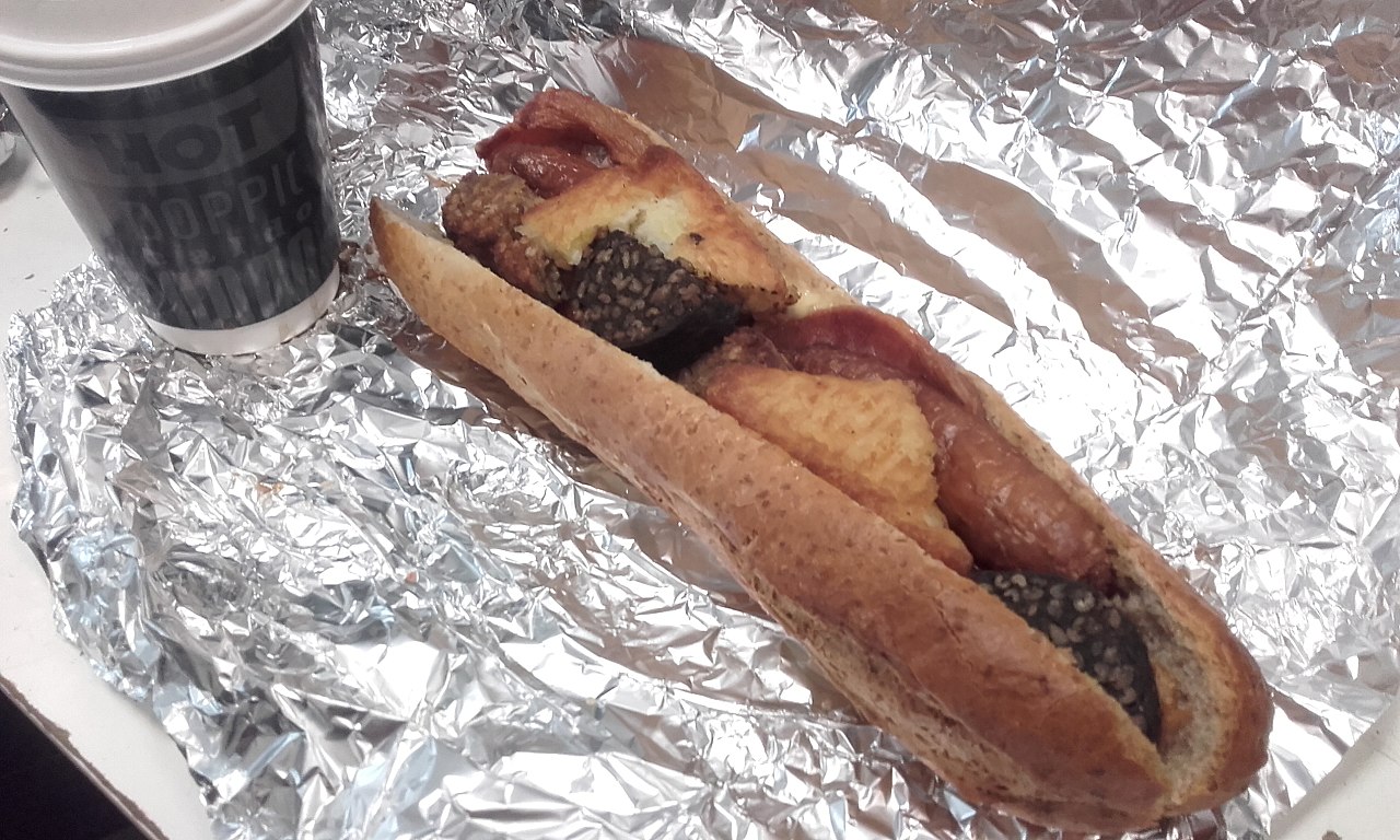 Anthony Bourdain Dublin - Irish Breakfast Roll - photo by Charlesolivercork under CC-BY-SA-4.0