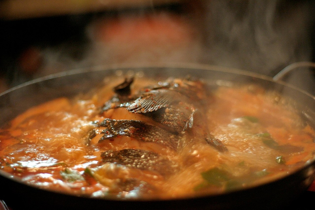 Anthony Bourdain San Francisco - Maeuntang, Korean spicy fish soup - photo by David Peterson under CC-BY-2.0