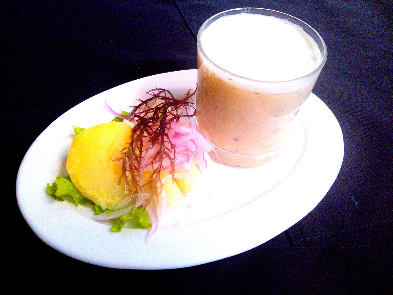 No Reservations Peru - Leche de tigre con crema de cocona - photo by Zackxt under CC-BY-SA-3.0 