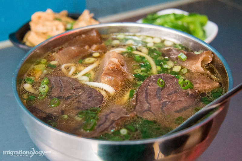 Soupe de nouilles au bœuf - photo par Larry Koester sous CC BY 2.0