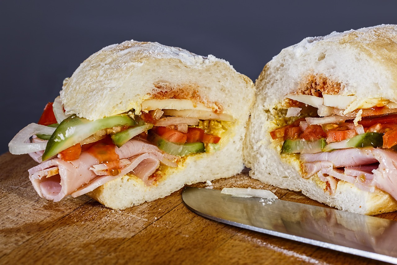 No Reservations Paris - Sandwich au Jambon - photo by Steve Buissinne under Pixabay License
